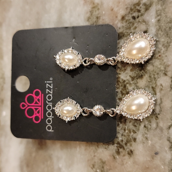 Paparazzi Tourquise and Pearl Earrings (Set of 2) - Picture 3 of 4